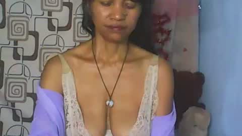 Snapshot of cute_moll chatting on April 22, 1:23 pm murielle online show from April 22, 1:23 pm