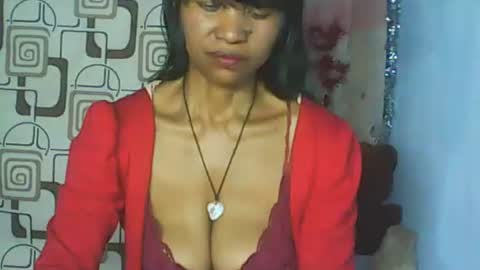 Snapshot of cute_moll chatting on May 5, 2:36 pm murielle online show from May 5, 2:36 pm