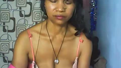 Snapshot of cute_moll chatting on May 25, 6:47 pm murielle online show from May 25, 6:47 pm