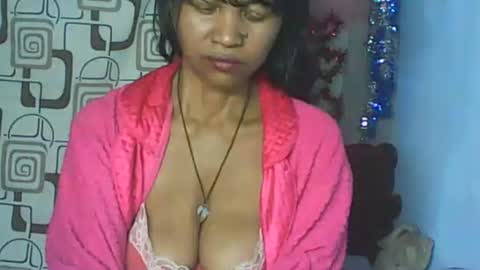 Snapshot of cute_moll chatting on May 30, 7:22 pm murielle online show from May 30, 7:22 pm