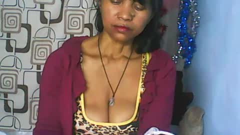 Snapshot of cute_moll chatting on June 27, 2:12 pm murielle online show from June 27, 2:12 pm