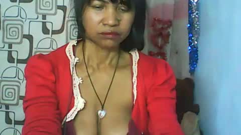Snapshot of cute_moll chatting on July 6, 6:54 am murielle online show from July 6, 6:54 am