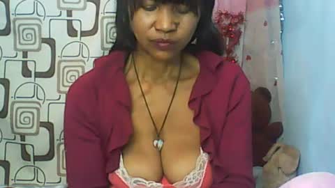 Snapshot of cute_moll chatting on July 10, 8:40 am murielle online show from July 10, 8:40 am