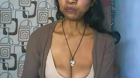 Snapshot of cute_moll chatting on July 13, 12:19 pm murielle online show from July 13, 12:19 pm