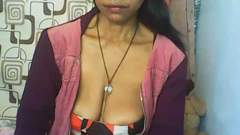 Snapshot of cute_moll chatting on July 16, 8:20 am murielle online show from July 16, 8:20 am