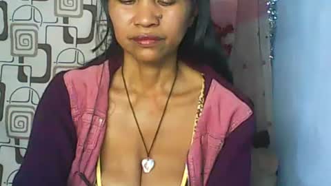 Snapshot of cute_moll chatting on July 17, 12:45 pm murielle online show from July 17, 12:45 pm