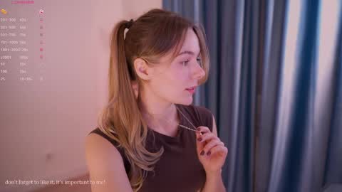 Snapshot of cute_pie_an chatting on April 18, 7:51 pm AN online show from April 18, 7:51 pm