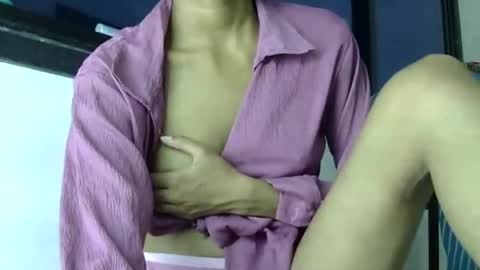 Snapshot of cute_ruhii chatting on May 23, 2:21 pm ruhi online show from May 23, 2:21 pm