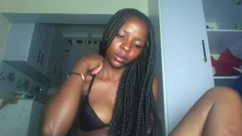 Snapshot of cute_sexy3 chatting on June 2, 10:23 pm SHARON online show from June 2, 10:23 pm