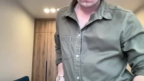 cute_skywalker online show from April 3, 6:33 am