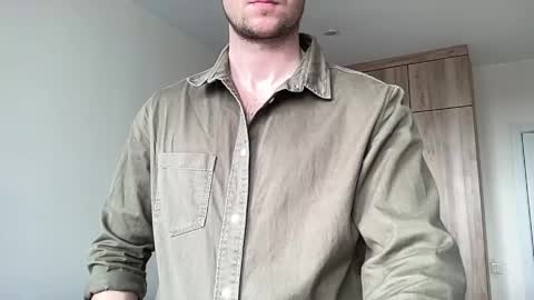 cute_skywalker online show from May 5, 6:32 am