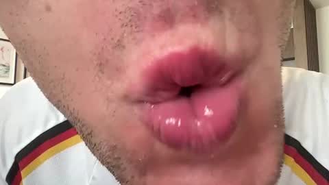 Snapshot of cute_skywalker chatting on July 16, 12:55 pm cute_skywalker online show from July 16, 12:55 pm