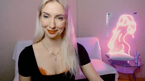 cute_smile_shy online show from November 25, 9:26 pm