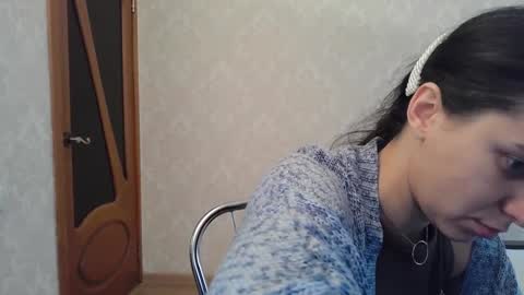 Snapshot of cute_strawberry_ chatting on December 5, 8:22 am cute_strawberry_ online show from December 5, 8:22 am