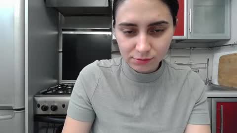 Snapshot of cute_strawberry_ chatting on December 5, 1:17 pm cute_strawberry_ online show from December 5, 1:17 pm