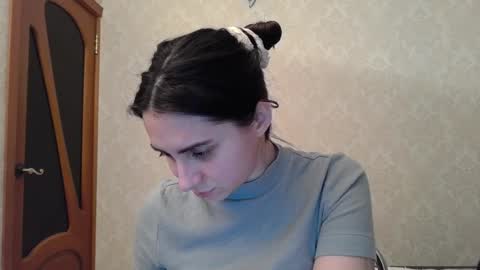 Snapshot of cute_strawberry_ chatting on December 7, 2:35 pm cute_strawberry_ online show from December 7, 2:35 pm