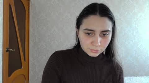 Snapshot of cute_strawberry_ chatting on December 9, 7:50 am cute_strawberry_ online show from December 9, 7:50 am