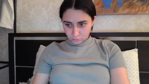 Snapshot of cute_strawberry_ chatting on December 9, 4:47 pm cute_strawberry_ online show from December 9, 4:47 pm