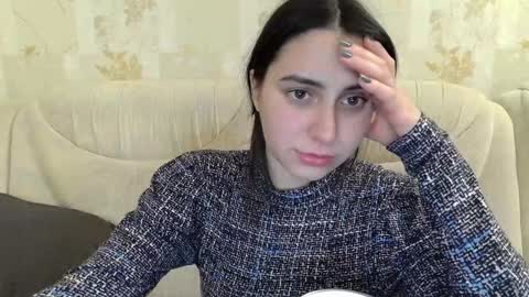 Snapshot of cute_strawberry_ chatting on December 13, 6:27 pm cute_strawberry_ online show from December 13, 6:27 pm