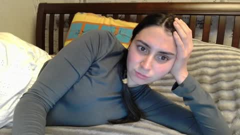 Snapshot of cute_strawberry_ chatting on January 6, 3:40 pm cute_strawberry_ online show from January 6, 3:40 pm