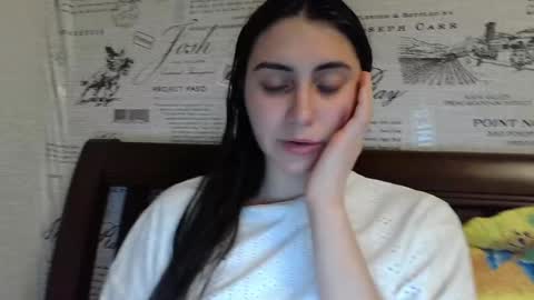 Snapshot of cute_strawberry_ chatting on January 8, 4:11 pm cute_strawberry_ online show from January 8, 4:11 pm