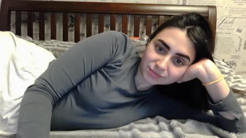 Snapshot of cute_strawberry_ chatting on January 27, 2:02 pm cute_strawberry_ online show from January 27, 2:02 pm