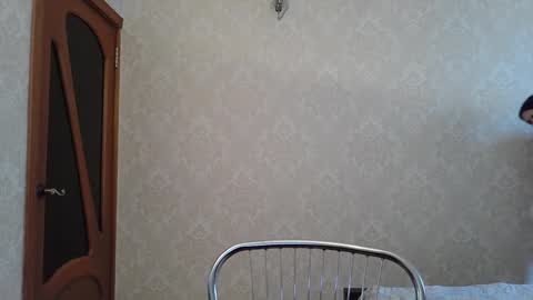 Snapshot of cute_strawberry_ chatting on February 5, 7:50 am cute_strawberry_ online show from February 5, 7:50 am