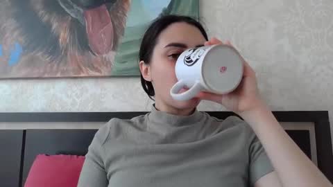 Snapshot of cute_strawberry_ chatting on February 12, 7:13 am cute_strawberry_ online show from February 12, 7:13 am