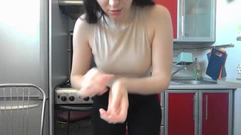 Snapshot of cute_strawberry_ chatting on February 18, 11:11 am cute_strawberry_ online show from February 18, 11:11 am