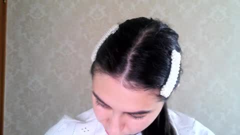 Snapshot of cute_strawberry_ chatting on October 4, 7:39 am cute_strawberry_ online show from October 4, 7:39 am