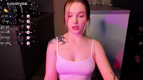 Sue online show from December 11, 1:28 pm