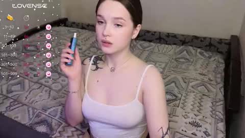 Snapshot of cute_summer_breathe chatting on March 26, 4:01 pm Sue online show from March 26, 4:01 pm