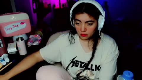 Snapshot of cuteambervi chatting on December 2, 11:18 pm Princess Amber online show from December 2, 11:18 pm