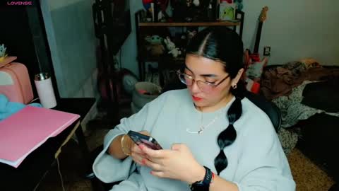 Snapshot of cuteambervi chatting on March 6, 12:32 am Princess Amber online show from March 6, 12:32 am