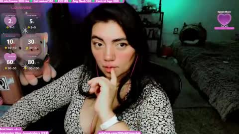 Snapshot of cuteambervi chatting on September 18, 11:40 pm Princess Amber online show from September 18, 11:40 pm