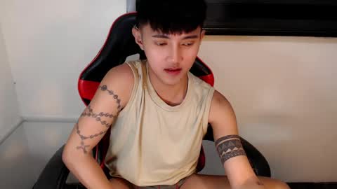 Snapshot of cuteasiancock98 chatting on August 7, 12:23 am Steph online show from August 7, 12:23 am