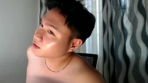 cuteasianlee online show from February 21, 10:44 pm