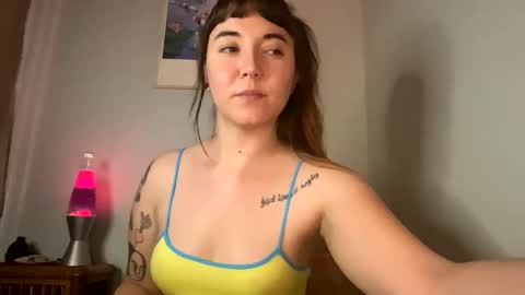 Snapshot of cuteballoons chatting on December 31, 1:04 am CuteBalloons online show from December 31, 1:04 am