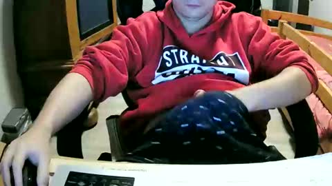 Cuteboy090 online show from October 21, 2:07 pm