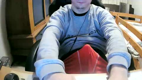 Cuteboy090 online show from March 19, 11:09 pm