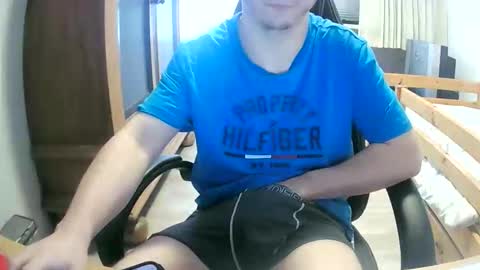 Cuteboy090 online show from March 23, 2:43 pm