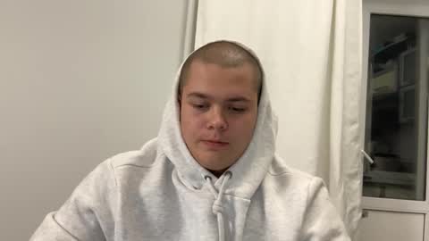 Snapshot of cutebutnaughty_ chatting on October 8, 6:27 pm Alex online show from October 8, 6:27 pm