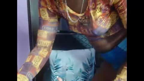 Snapshot of cutebuu chatting on November 1, 9:33 am cutebuu online show from November 1, 9:33 am