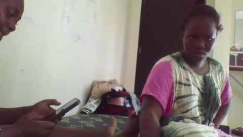 Snapshot of cutecaramela chatting on April 16, 6:36 am cutecaramela online show from April 16, 6:36 am