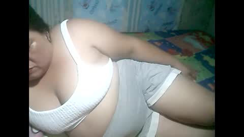 Snapshot of cutechubbyasian chatting on May 8, 11:26 am cutechubbyasian online show from May 8, 11:26 am