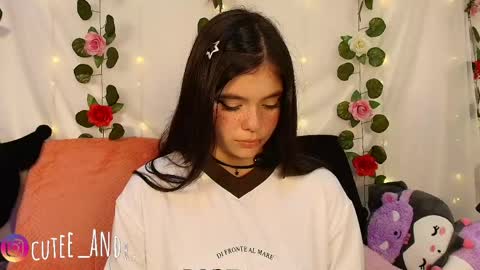 Snapshot of cutee_andrea chatting on May 6, 3:02 am Andrea 3 online show from May 6, 3:02 am