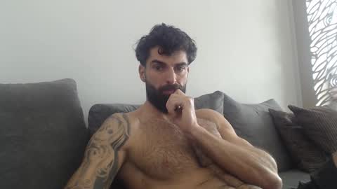 cuteeboy online show from February 12, 7:58 am