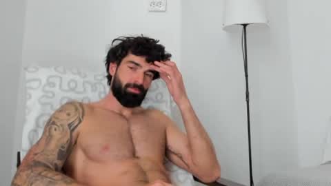 Snapshot of cuteeboy chatting on May 7, 5:35 am cuteeboy online show from May 7, 5:35 am