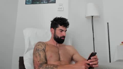 Snapshot of cuteeboy chatting on June 2, 6:48 am cuteeboy online show from June 2, 6:48 am