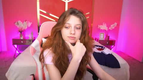 Snapshot of cuteefoxy chatting on January 10, 2:52 pm Foxy online show from January 10, 2:52 pm